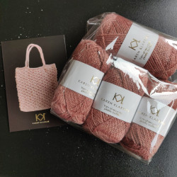 4 nøgler Recycled Bottle Yarn - Dark Old Rose + opskrift på strikket net i Recycled Bottle Yarn