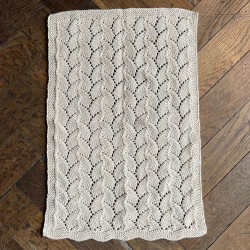 Gæstehåndklæde med forskudt bladmønster - e-opskrift