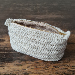 NATURE WHITE: Håndlavet kosmetikpung med prikmønstret foer - 12