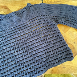 8/8: 2. sortering JEANS BLUE garn til Seashell Zoe trøjen - UDEN OPSKRIFT!