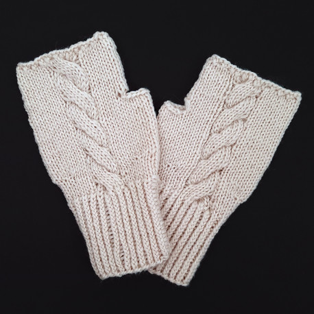 Strikkede pulsvarmere med snoninger 2023 - trykt opskrift