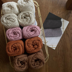 8/8: Kit til klude (KK 2. sortering) 10 nøgler + opskrift på Perlestrikket klud