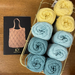 8/8: 9 nøgler KK øko. 2. sortering + Opskrift på strikket net med bladmønster og hæklede hanke - trykt opskrift