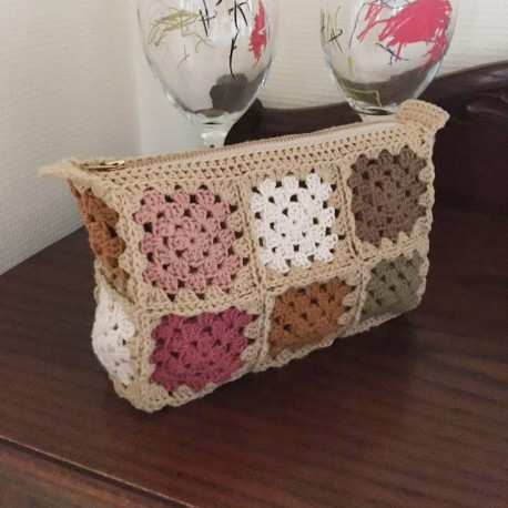 Kosmetikpung i Granny Square - 2x3x1 lapper - e-opskrift